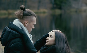 Iglės Bernotaitytės ir Tado Juodsnukio pirmo bendro klipo &bdquo;Kvepia namai&ldquo; filmavimas