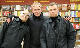 &bdquo;Pikaso&ldquo; vaikinai naujame vaizdo klipe virto plė&scaron;ikais