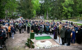 Lietuva i&scaron;lydi Vytautą &Scaron;erėną į paskutinę kelionę