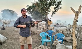 Pusę metų trukusi D.Pankevičiaus kelionė: kariniai konfliktai, mirtinos ligos, pandemija ir atrastas rojaus kampelis