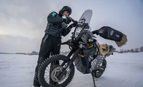 &bdquo;The coldest ride&ldquo;: trečioji diena Jakutske, motociklo testai ant Lenos ledo