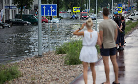 Vilniuje patvinusi Verkių gatvė