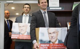  Zigmantas Balčytis Vyriausiajai rinkimų komisijai įteikė palaikymo para&scaron;us