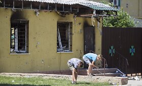 Rytų Ukrainoje teroristai &scaron;audo gyvenamųjų namų kvartaluose