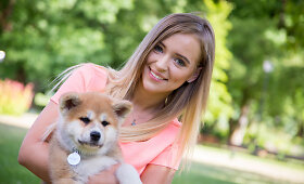 Monika &Scaron;alčiūtė pristato savo augintinį &ndash; Akita Inu veislės &scaron;unį, vardu Nino Persikas