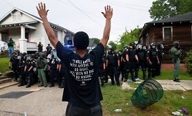 Protestai JAV dėl policijos smurto prie&scaron; juodaodžius