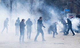Kosovo sostinėje per riau&scaron;es sužeista mažiausiai 80 žmonių 
