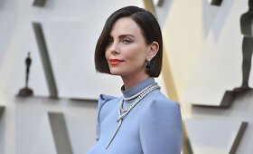 Charlize Theron nustebino ry&scaron;kiais i&scaron;vaizdos pokyčiais