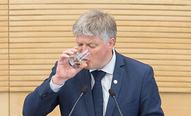 Seime nagrinėjama interpeliacija aplinkos ministrui Kęstučiui Navickui