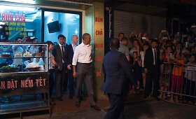 Barackas Obama &bdquo;Bun Cha&ldquo; kavinėje Vietname