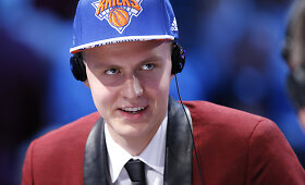 Pirmieji Kristapo Porzingio žingsniai NBA