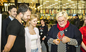 Vilniuje su gerbėjais susitikusi Monika Linkytė drauge kūrė eurovizinę suknelę 