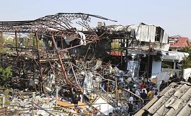 Bankoko metalo laužo supirktuvėje sprogo didelė aviacinė bomba, žuvo mažiausiai septyni žmonės
