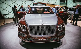 &bdquo;Bentley&ldquo; pagamino hibridinį &bdquo;Bentayga&ldquo;, kuriam įkrovos stotelę sukūrė dizaineris