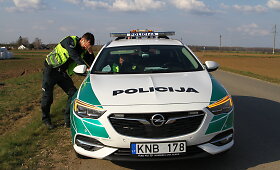 Panevėžio rajone nuo kelio nuvažiavo neblaivus &bdquo;Volvo&ldquo; vairuotojas