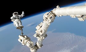 Pirmieji astronautai tarptautinėje kosminėje stotyje i&scaron;silaipino prie&scaron; 15 metų