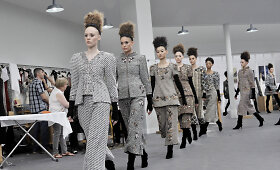 &bdquo;Chanel&ldquo; 2017 m. pavasario-vasaros auk&scaron;tosios mados kolekcija