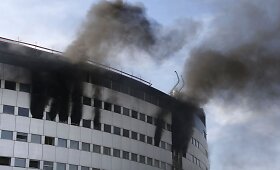 Paryžiuje kilo gaisras centriniame radijo stočių pastate