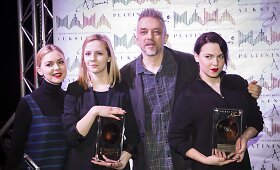 &bdquo;Muzikos salės&ldquo; atidaryme i&scaron;dalinti Auksinių diskų apdovanojimai