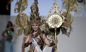 Grožio konkurso &bdquo;Miss International&ldquo; dalyvės su tautiniais drabužiais