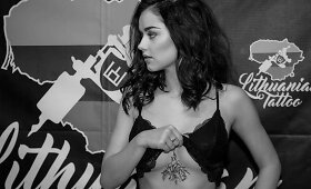 Iglė Bernotaitytė pasipuo&scaron;ė dviem tatuiruotėmis