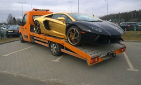 Auksaspalvis &bdquo;Lamborghini Aventador&ldquo; Vilniuje