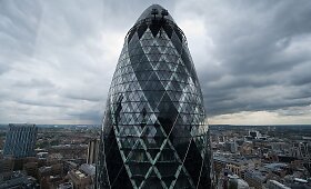 Londone už 650 mln. svarų parduodamas dangoraižis &bdquo;Gherkin&ldquo;