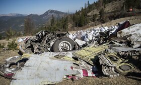 Prancūzijos Alpėse renkamos &bdquo;Germanwings&ldquo; lėktuvo nuolaužos