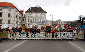 &bdquo;Atsarginės planetos nėra&ldquo;: prasideda pasaulinė jaunimo demonstracija už klimatą