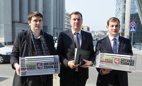 Artūras Zuokas Vyriausiajai rinkimų komisijai įteikė palaikymo para&scaron;us