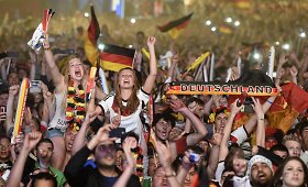 Berlyne daugiau nei 250 tūkst. aistruolių &scaron;ventė Vokietijos pergalę pasaulio futbolo čempionate 