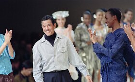 Mirė japonų dizaineris Issey Miyake