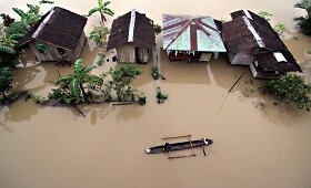 Filipinuose potvyniai ir žemės nuo&scaron;liaužos pareikalavo mažiausiai 22 žmonių gyvybių 