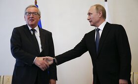 Rusijos prezidentas Vladimiras Putinas penktadienį ekonomikos forume Sankt Peterburge