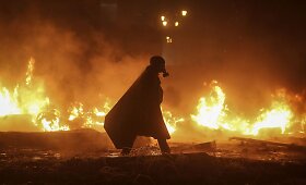Ukrainoje protestuotojai ir milicija nesitraukia i&scaron; savo pozicijų