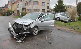 Panevėžyje susidūrė &bdquo;Peugeot&ldquo; ir &bdquo;Toyota&ldquo;