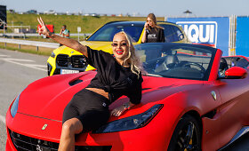 Oksana Pikul Palangos trasoje pasirodė su ry&scaron;kiu &bdquo;Ferrari&ldquo; ir startavo drag'o lenktynėse