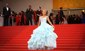 Blake Lively stilius Kanų festivalyje
