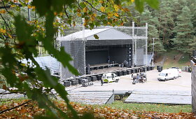 Pasiruo&scaron;imas &bdquo;Sel&ldquo; koncertui Vilniaus Kalnų parke