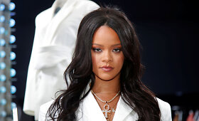 Rihanna Paryžiuje pristatė drabužių kolekciją, įkvėptą jos apvalių formų