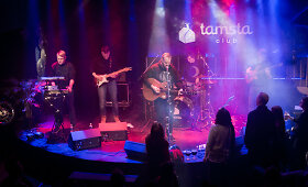 Grupė &bdquo;Arbata&ldquo; pristatė naują albumą &bdquo;Visiems saviems i&scaron; Mėnulio&ldquo;