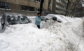 Gausus sniegas sutrikdė eismą Rumunijos sostinėje