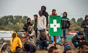 &bdquo;Naujosiose džiunglėse&ldquo; prie Kalė migrantai laukia galimybės patekti į Didžiąją Britaniją