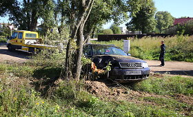 Panevėžyje rastas į medį sudaužytas &bdquo;Audi&ldquo;