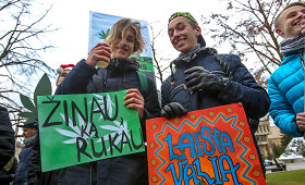 Jaunimas reikalavo legalizuoti kanapes