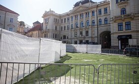 Statomoje Filharmonijos aik&scaron;tėje i&scaron;klota dirbtinė vėja