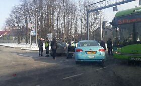 Kaune į avariją pakliuvo taksi automobilis