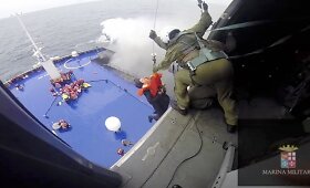 I&scaron; degančio &bdquo;Norman Atlantic&ldquo; kelto bandoma i&scaron;gelbėti &scaron;imtus žmonių