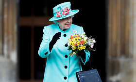 Princas Williamas ir Kate su karaliene Elizabeth II Velykų pamaldose