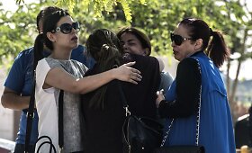 Dingusio &bdquo;EgyptAir&ldquo; lėktuvo keleivių artimieji